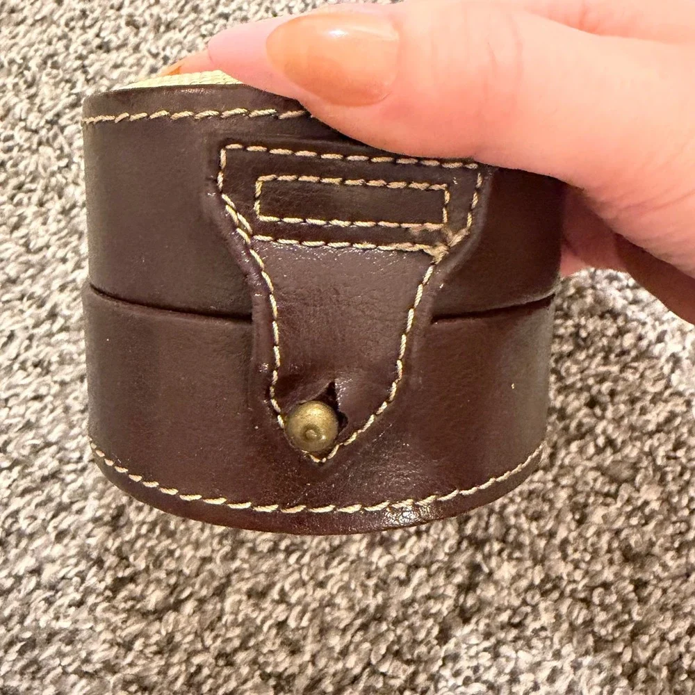 Tommy Bahama Watch Travel Case OS Round Jewelry Box Straw Faux Leather Brown
